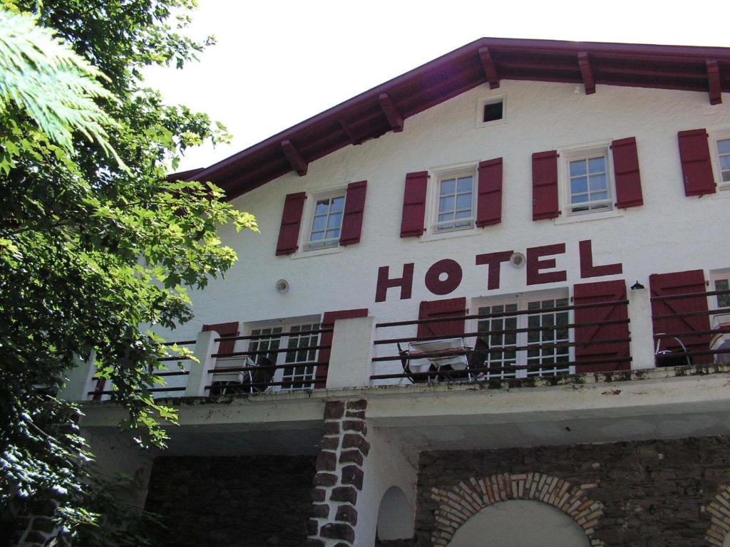 Hotel Le Clementenia Arneguy Экстерьер фото
