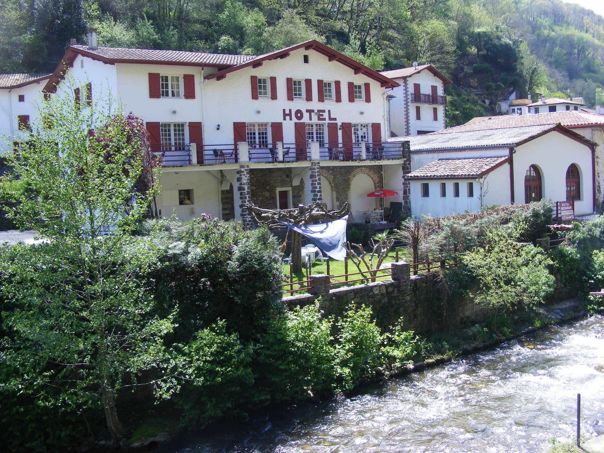 Hotel Le Clementenia Arneguy Экстерьер фото