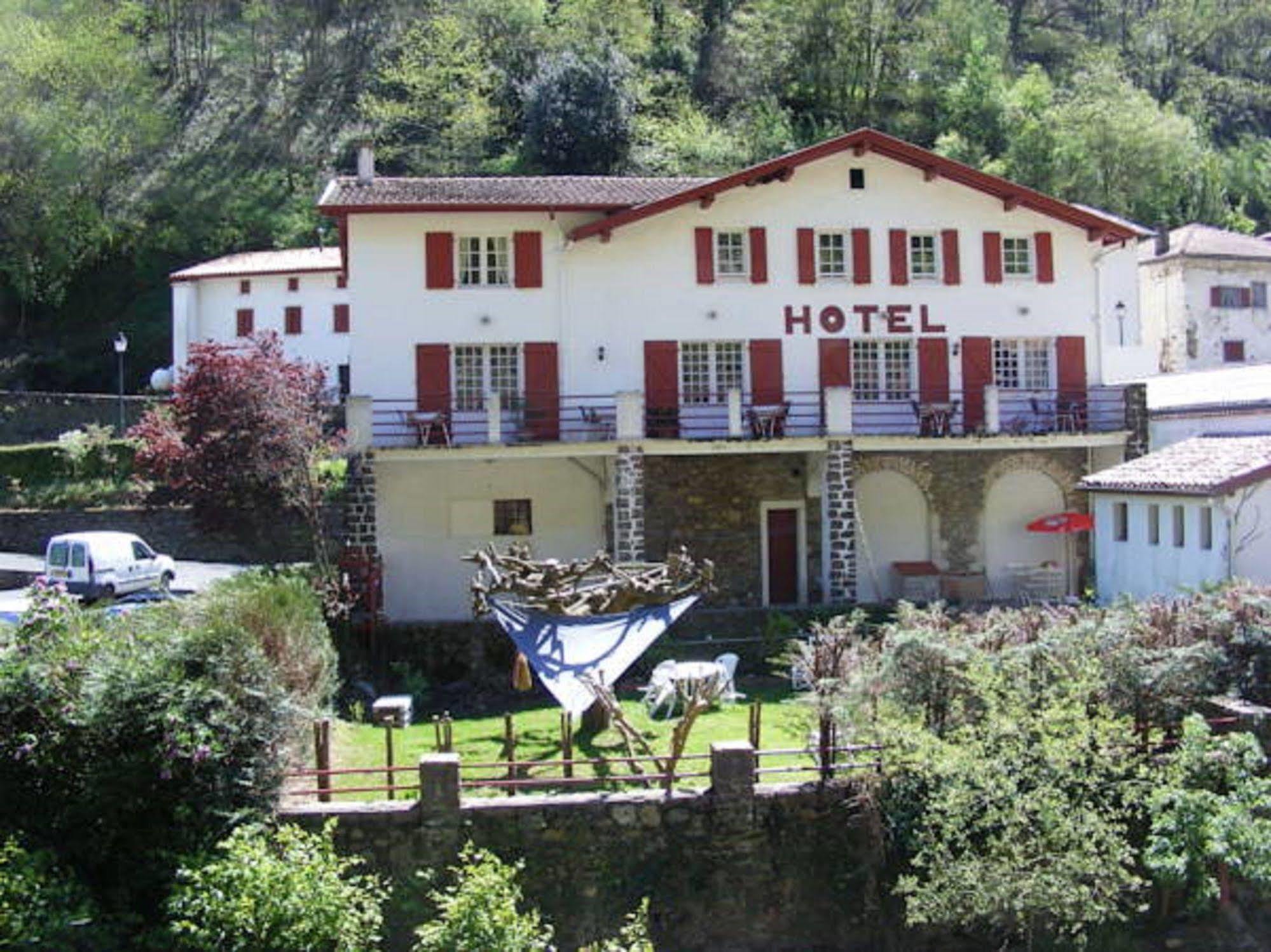 Hotel Le Clementenia Arneguy Экстерьер фото