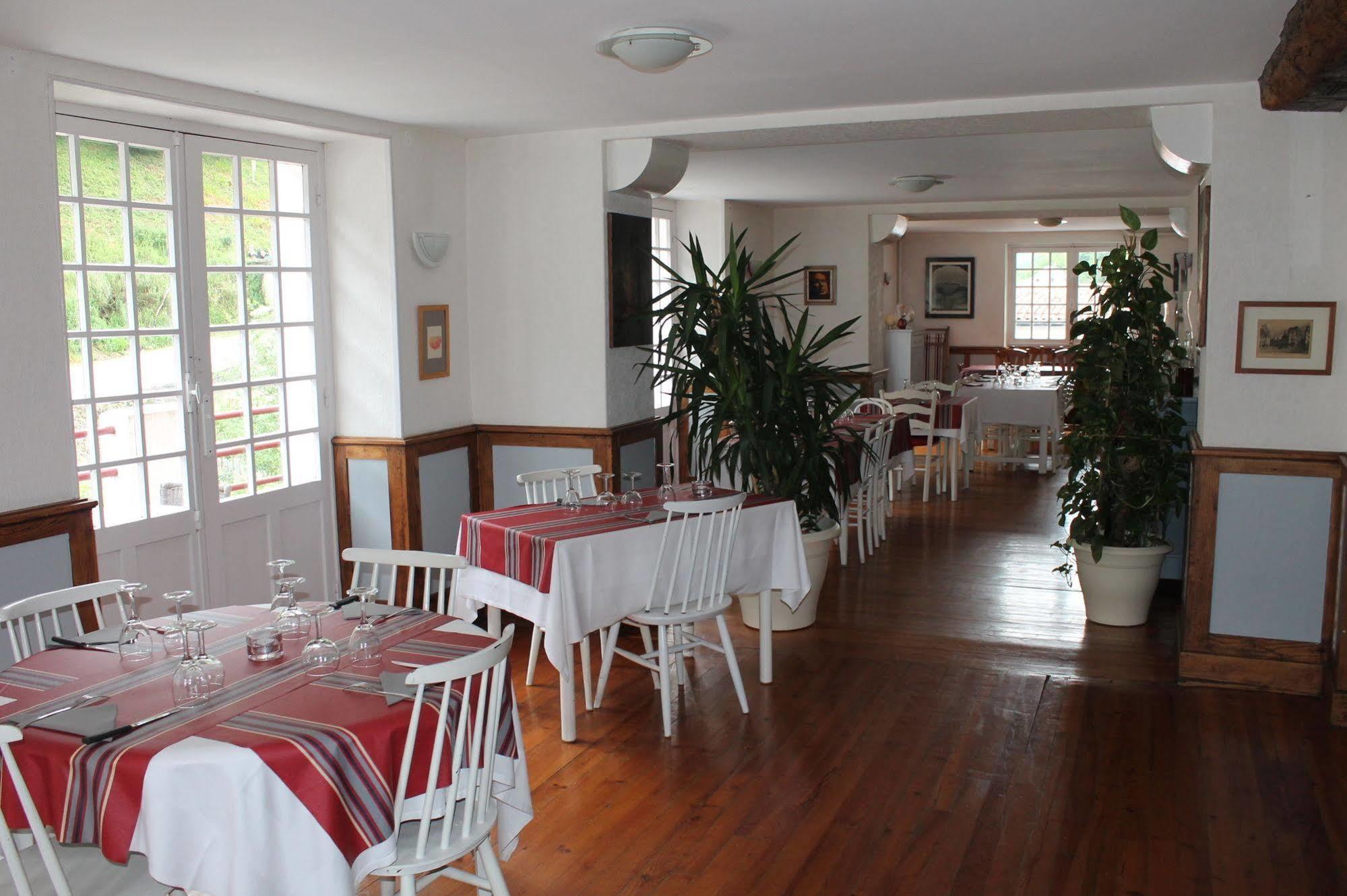 Hotel Le Clementenia Arneguy Экстерьер фото