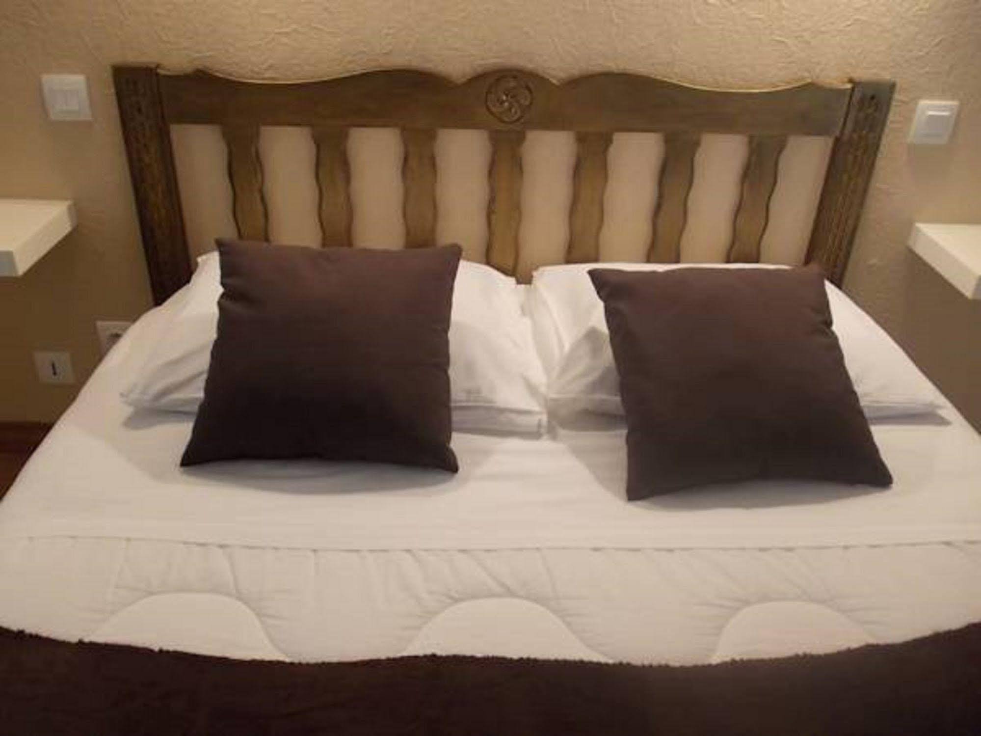 Hotel Le Clementenia Arneguy Экстерьер фото