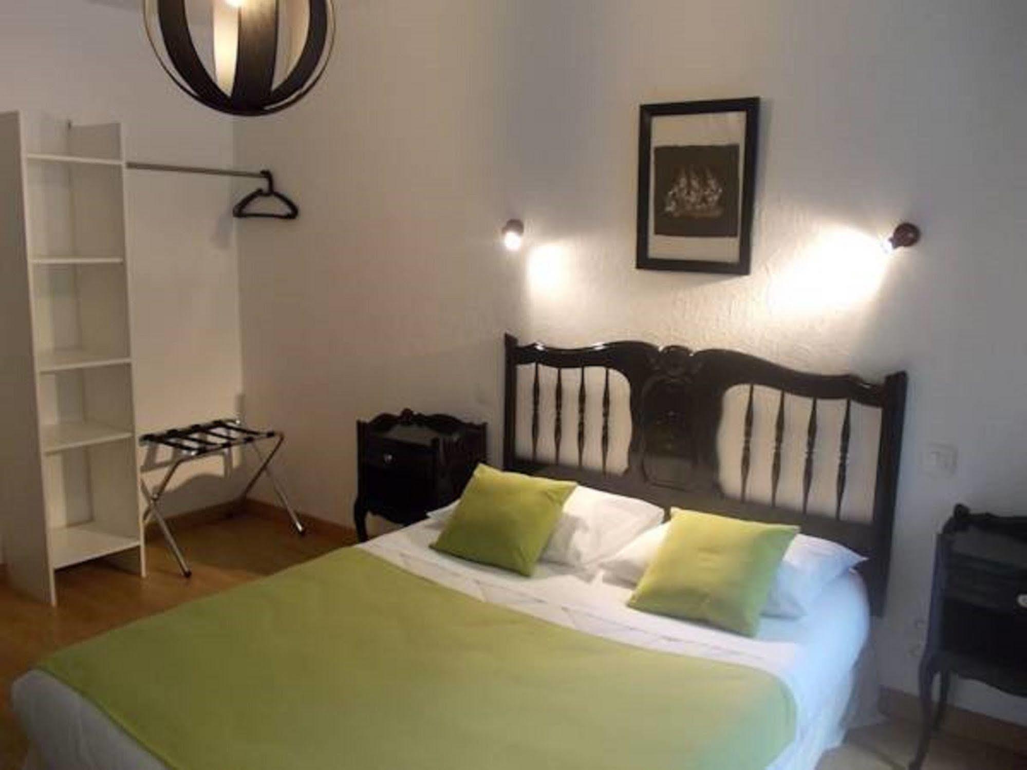 Hotel Le Clementenia Arneguy Экстерьер фото